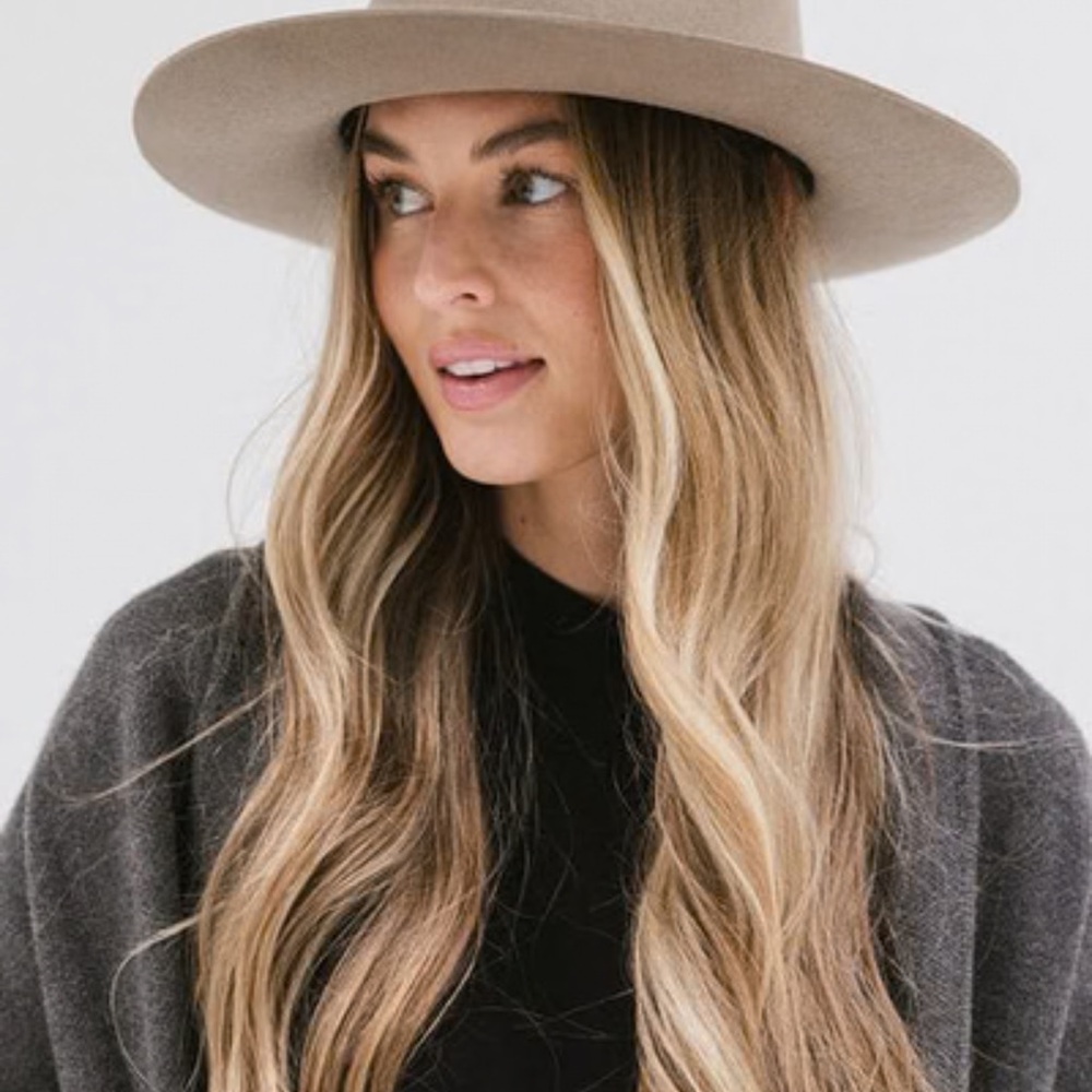 kittenish grey felt hat - Picture 2 of 5